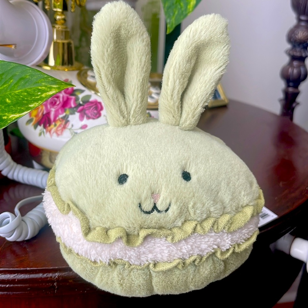 Jellycat Dainty Dessert Bunny Macaron - Picture 1 of 8